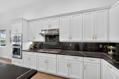 This beautifully appointed 3-bedroom plus office, 3-bath home - photo 18