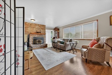 Located in Salinas, this 3-bedroom, 2-bathroom home offers 1,570 - photo 5