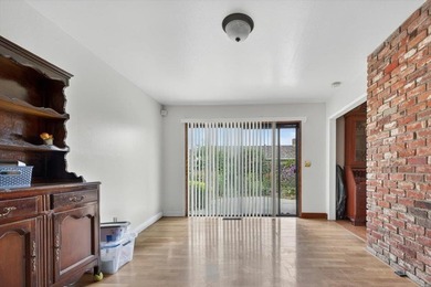 Located in Salinas, this 3-bedroom, 2-bathroom home offers 1,570 - photo 9