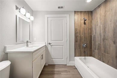 Over 2400 Sqare feet!!! Pictures do no justice to this home - photo 14