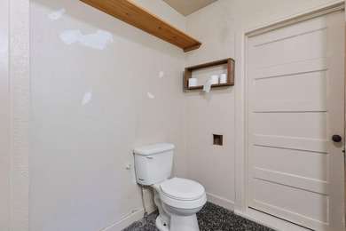 Welcome to this 3-bedroom home offering 1,386 sq ft of character - photo 18