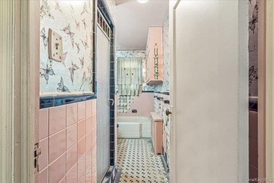 Welcome to this charming semi-detached brick home in the heart - photo 19