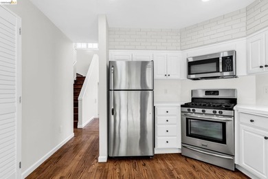 Views, views, views of the San Francisco Bay! Updated 2-bedroom - photo 11