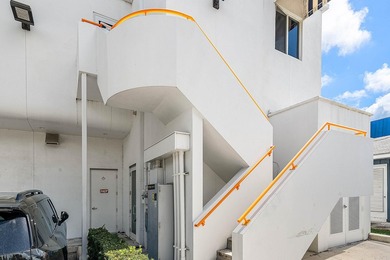 124 NE 5th Ave offers a rare opportunity to acquire a - photo 11