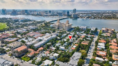 Ideally positioned on a 100' x 85' lot in one of Palm Beach's - photo 11
