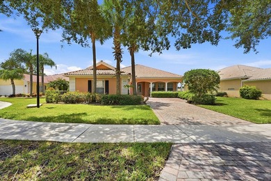 Exceptional waterfront Carlyle model in the highly sought-after - photo 2