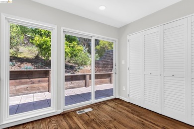 Views, views, views of the San Francisco Bay! Updated 2-bedroom - photo 15