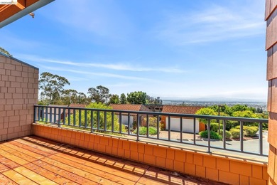 Views, views, views of the San Francisco Bay! Updated 2-bedroom - photo 17