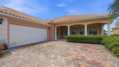 Exceptional waterfront Carlyle model in the highly sought-after - photo 10