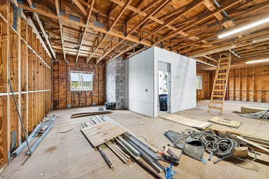 124 NE 5th Ave offers a rare opportunity to acquire a - photo 27