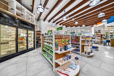 124 NE 5th Ave offers a rare opportunity to acquire a - photo 32