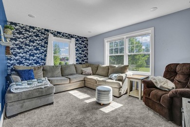 Beautiful, Recently Built 3 Bedroom, 2.5 Bath Home in Prime - photo 34