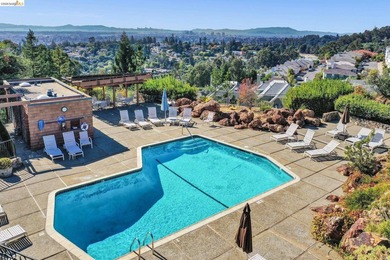 Views, views, views of the San Francisco Bay! Updated 2-bedroom - photo 36