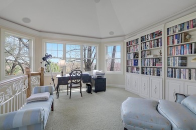 Magnificent walkout Robert Mason built home, private culdesac - photo 10