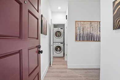 Ground-level condominium in the Shorebird community of Redwood - photo 2