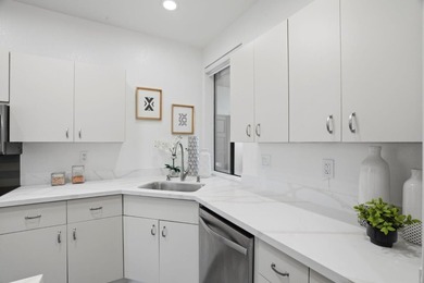 Ground-level condominium in the Shorebird community of Redwood - photo 5