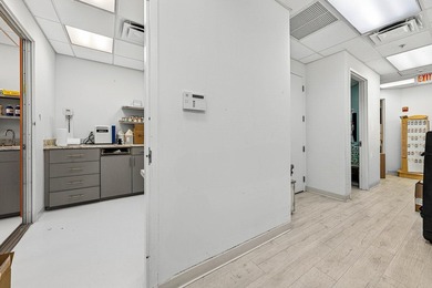 124 NE 5th Ave offers a rare opportunity to acquire a - photo 51