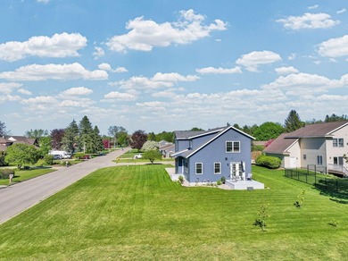 Beautiful, Recently Built 3 Bedroom, 2.5 Bath Home in Prime - photo 52