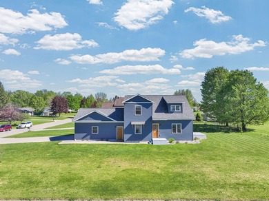 Beautiful, Recently Built 3 Bedroom, 2.5 Bath Home in Prime - photo 53