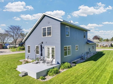 Beautiful, Recently Built 3 Bedroom, 2.5 Bath Home in Prime - photo 58