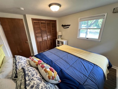 Enjoy lake life in this charming 2-bedroom, 1-bath home with 50 - photo 17