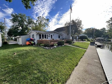 Enjoy lake life in this charming 2-bedroom, 1-bath home with 50 - photo 24