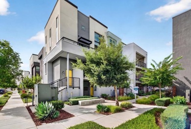 Welcome to this gorgeous 4BR, 3BA condo offering 2,500 sqft of - photo 41