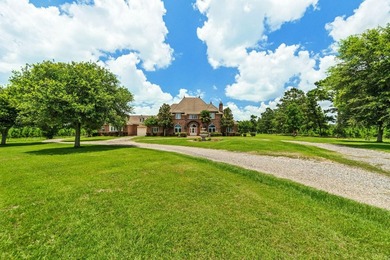 Exceptional custom home built circa 2007, offering 5 bedrooms, 5 - photo 3