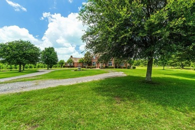 Exceptional custom home built circa 2007, offering 5 bedrooms, 5 - photo 4