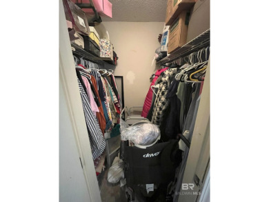 Nestled on the outskirts of Fairhope, this appealing