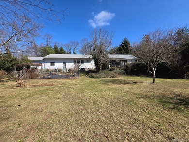 Great opportunity to live in Northport on a private 1 acre. Make - photo 12