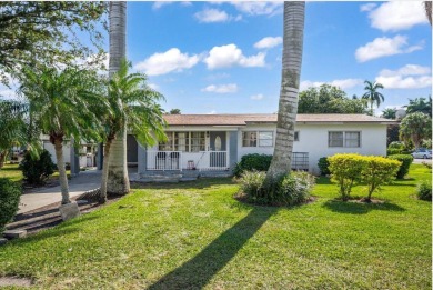 Lake Home For Sale in Pahokee, Florida