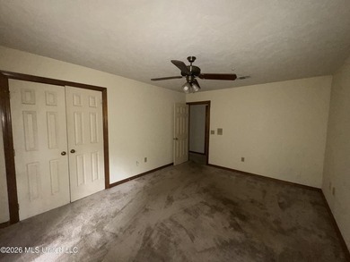 NEW LISTING IN FLORENCE with over 3300 square feet! Discover - photo 9