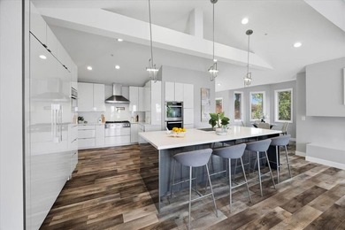A Haskins Estate Masterpiece, this 2019-remodeled designer home - photo 5