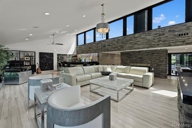 A remarkable expression of contemporary lake-area living, this - photo 7