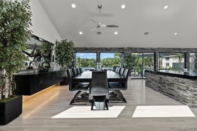 A remarkable expression of contemporary lake-area living, this - photo 10