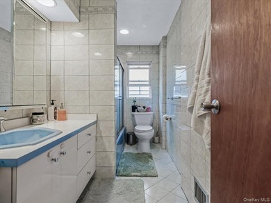 Exceptional opportunity in Douglaston! This spacious two-family - photo 13