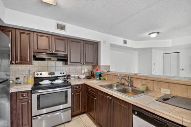 Welcome to this well-appointed two-bedroom, two-bathroom - photo 3