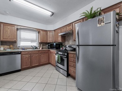 Exceptional opportunity in Douglaston! This spacious two-family - photo 18