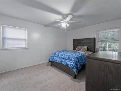Exceptional opportunity in Douglaston! This spacious two-family - photo 19