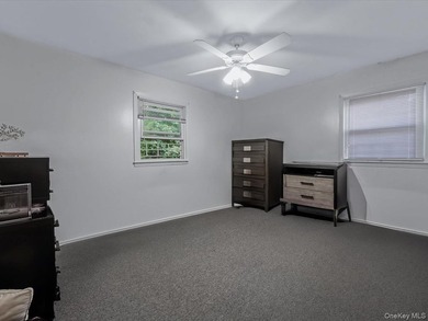 Exceptional opportunity in Douglaston! This spacious two-family - photo 21
