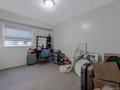 Exceptional opportunity in Douglaston! This spacious two-family - photo 22