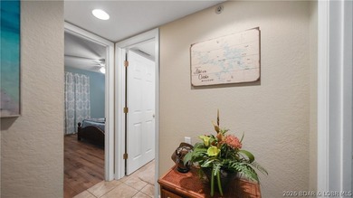 Top floor, vaulted ceilings, fully updated, furnished and - photo 29