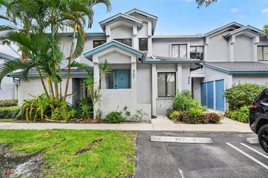 Beautiful 3 bedroom, 2 bathroom townhome with water view. See - photo 2