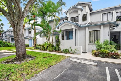 Beautiful 3 bedroom, 2 bathroom townhome with water view. See - photo 5