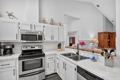 Beautiful 3 bedroom, 2 bathroom townhome with water view. See - photo 6