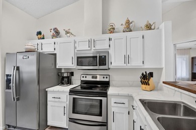 Beautiful 3 bedroom, 2 bathroom townhome with water view. See - photo 7