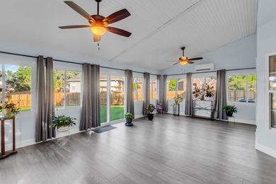 Welcome Home to 319 Lindrick Court! A Stunning Colonial-Style - photo 31