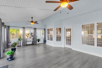Welcome Home to 319 Lindrick Court! A Stunning Colonial-Style - photo 32