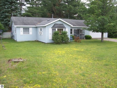Charming 2 bedroom, 1 bath home in the heart of all that St - photo 2